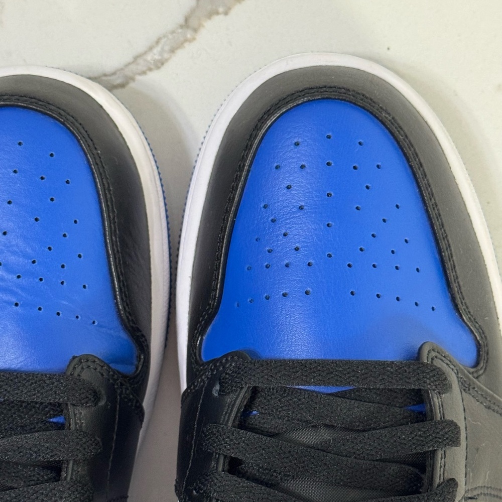 Men’s Nike Air Jordan Low Sneakers in Black, Blue, and White size 10 - Picture 2 of 7